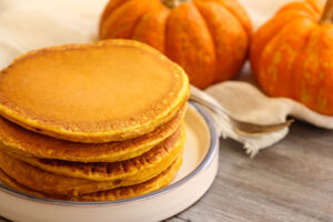Kidney Healthy Cooking Series With Celebrity Chef JJ – Episode 4: Pumpkin Pancakes with Berry Compote